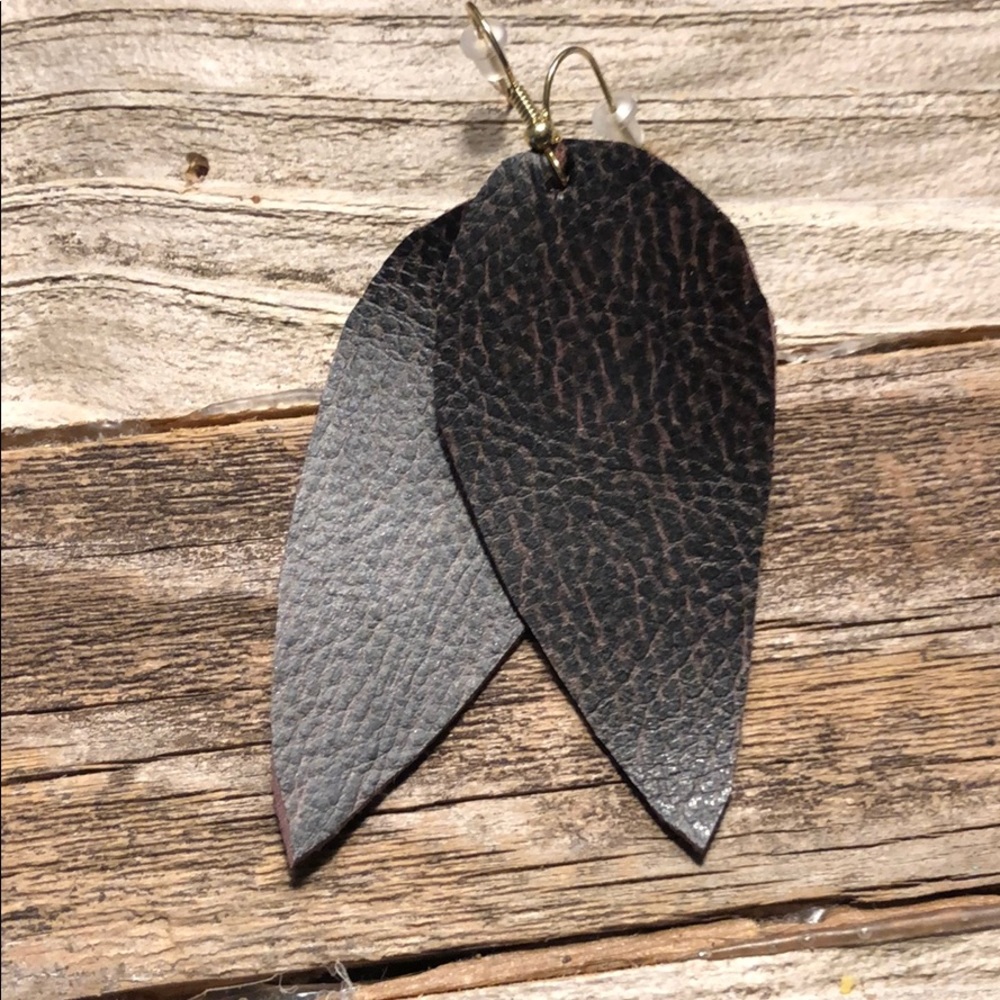 Leather earrings